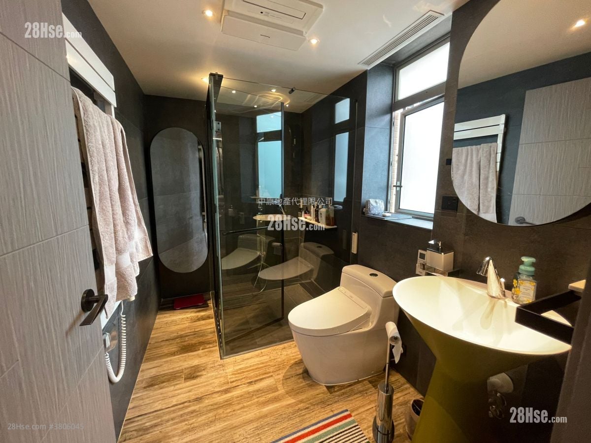 Lake Silver Sell 4 Bedrooms , 3 Bathrooms 1,432 ft²