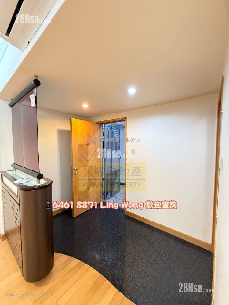 Universal Mansion Rental 2 Bedrooms , 2 Bathrooms 747 ft²