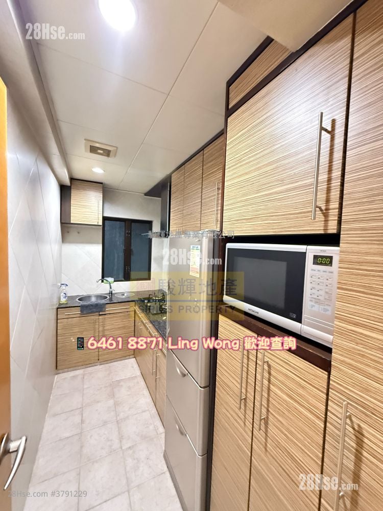 Universal Mansion Rental 2 Bedrooms , 2 Bathrooms 747 ft²