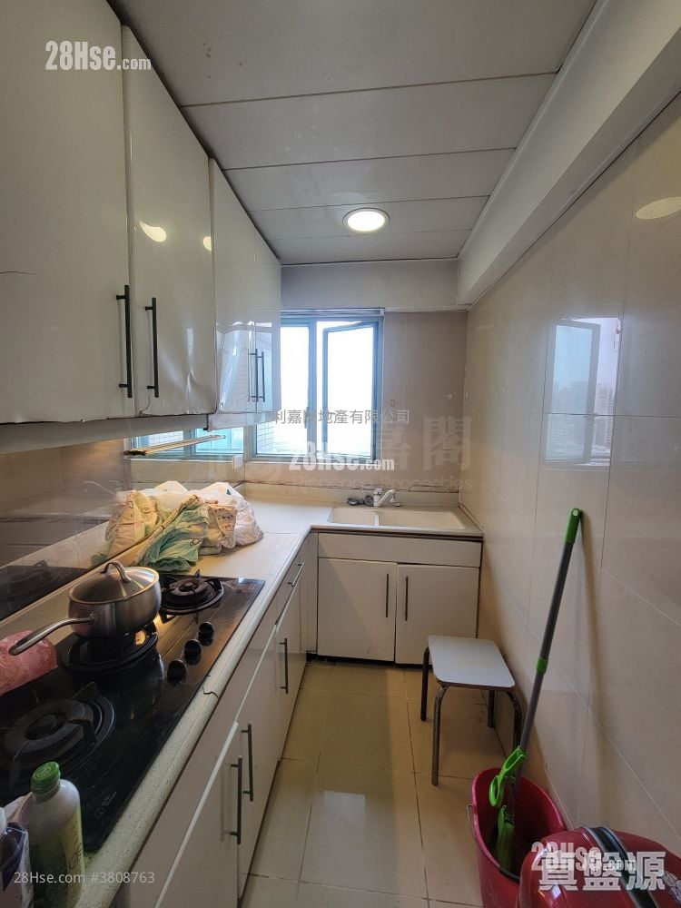 港景峰 售盘 3 房 , 2 浴室 899 平方尺