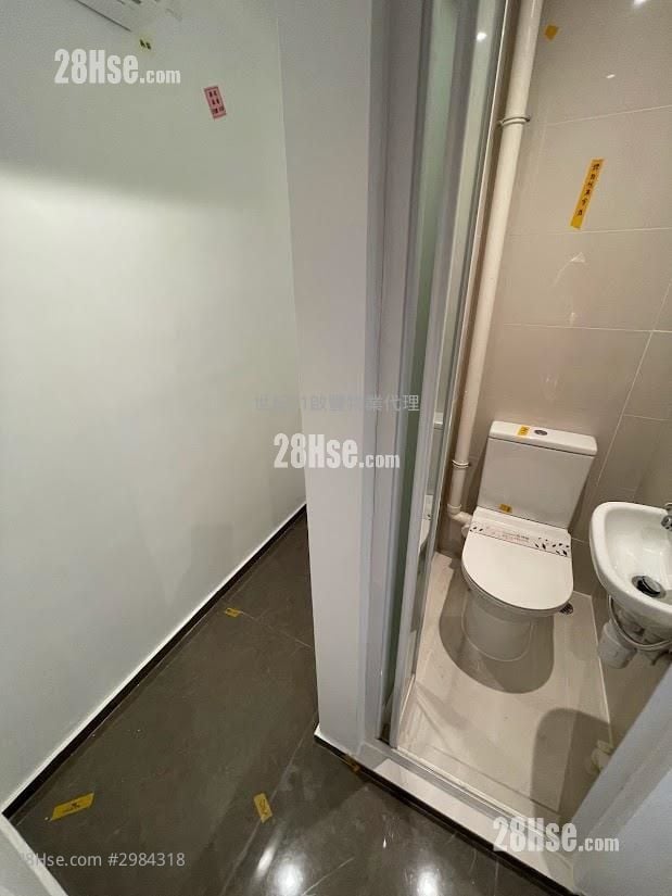 Upper River Bank Sell 3 Bedrooms , 2 Bathrooms 738 ft²