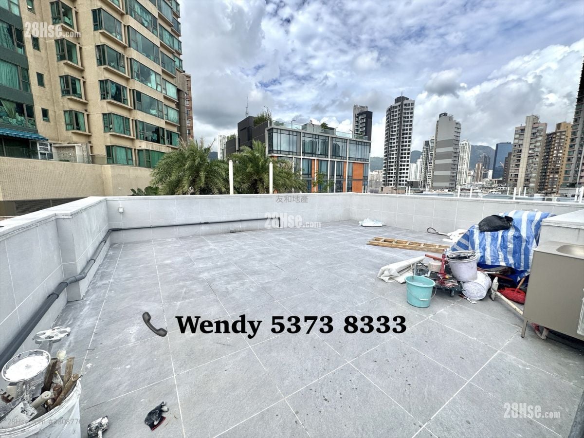 South Court Rental 3 Bedrooms , 2 Bathrooms 932 ft²