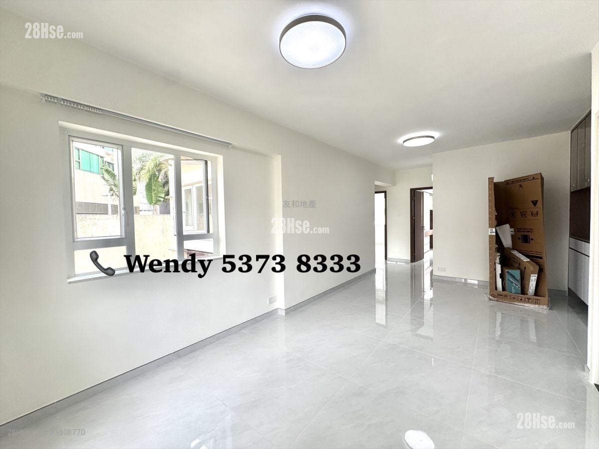 South Court Rental 3 Bedrooms , 2 Bathrooms 932 ft²