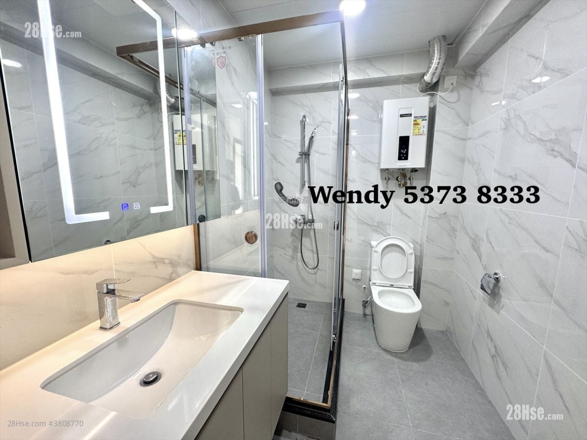 South Court Rental 3 Bedrooms , 2 Bathrooms 932 ft²