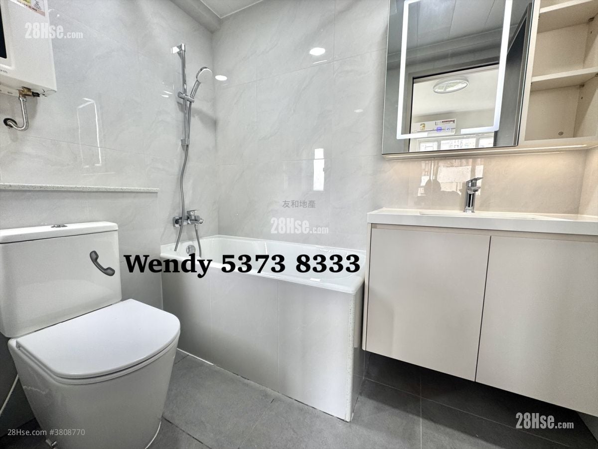 South Court Rental 3 Bedrooms , 2 Bathrooms 932 ft²