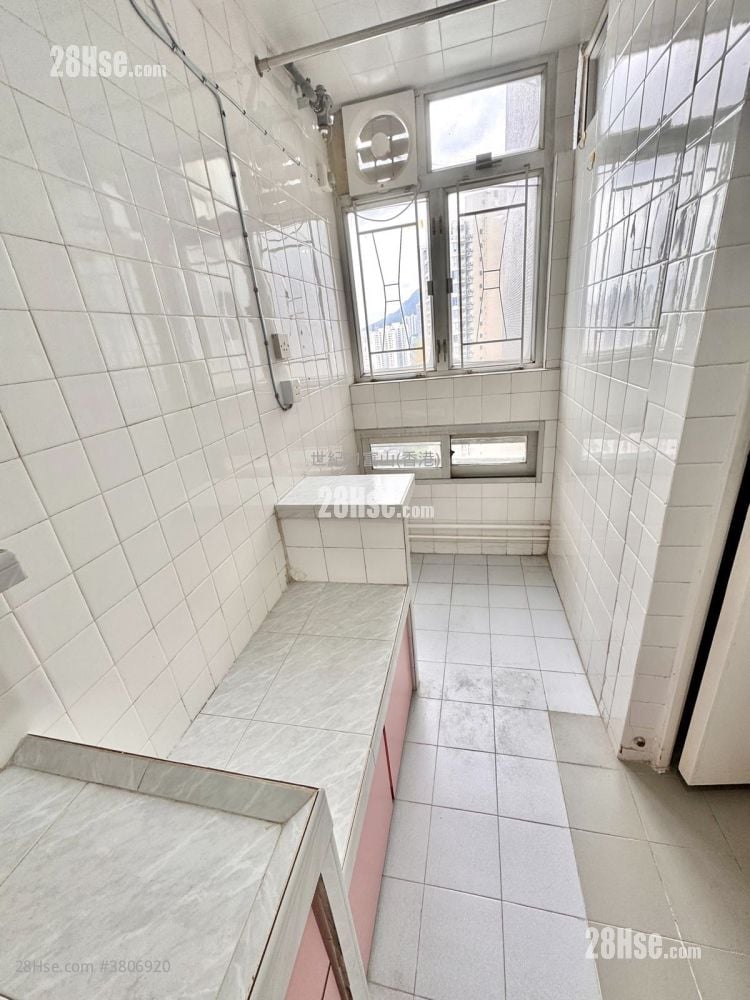 凤德邨 售盘 2 房 , 1 浴室 385 平方尺