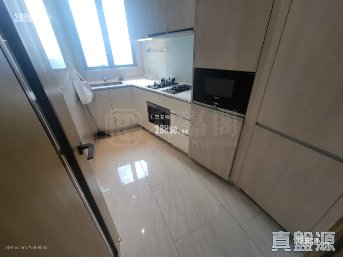 Malibu Sell 2 Bedrooms 453 ft²