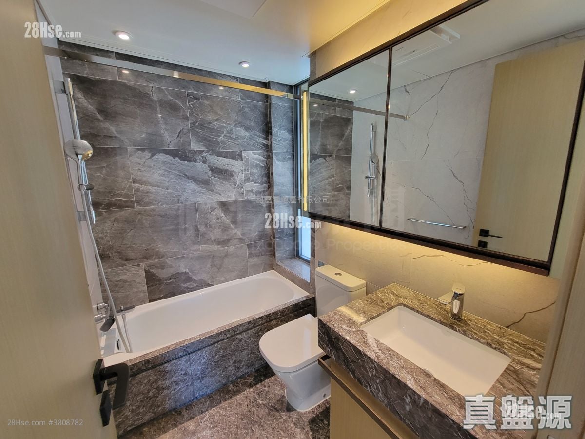 Malibu Sell 2 Bedrooms 453 ft²