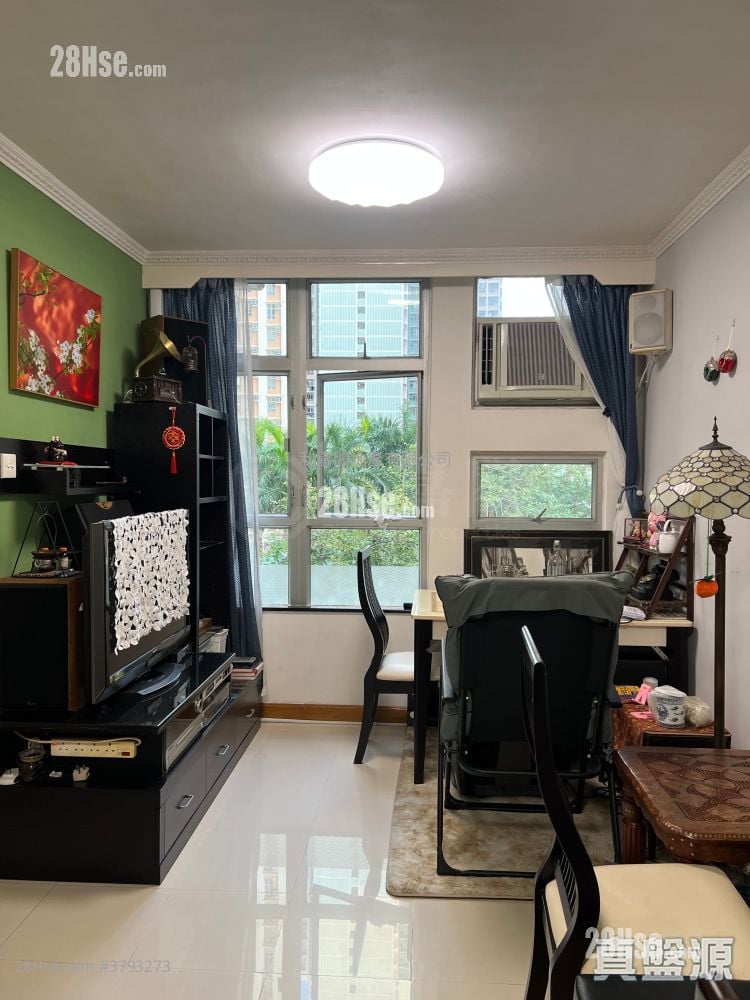 Tin Shing Court Sell 3 Bedrooms 650 ft²