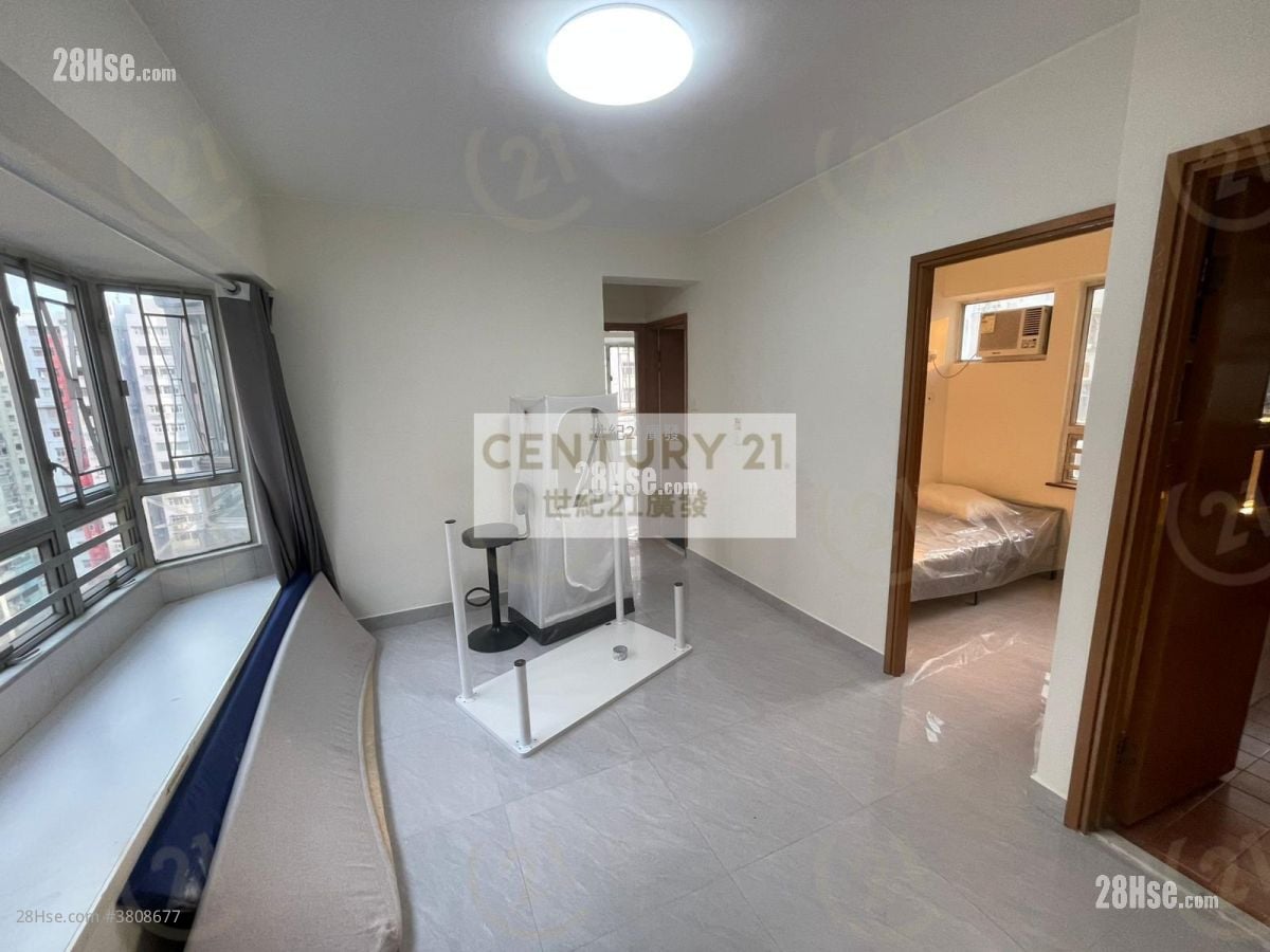 Tung Hing Building Sell 3 Bedrooms , 1 Bathroom 455 ft²