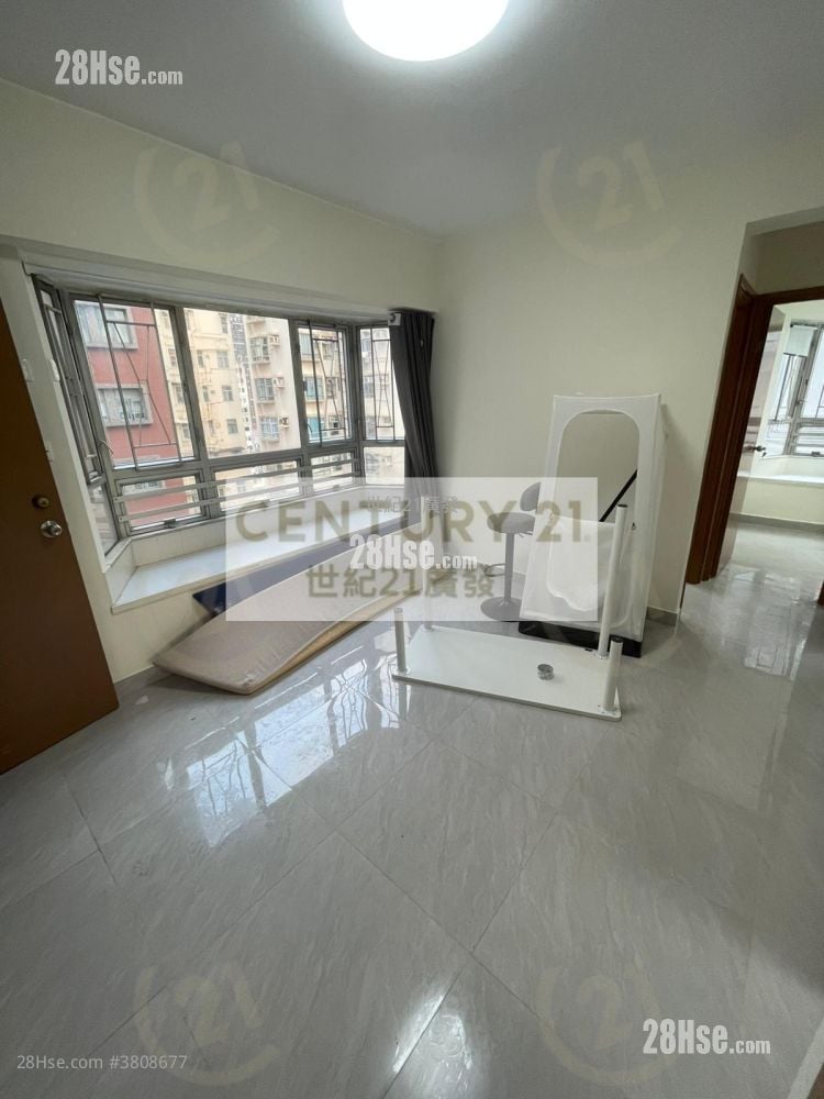 Tung Hing Building Sell 3 Bedrooms , 1 Bathroom 455 ft²