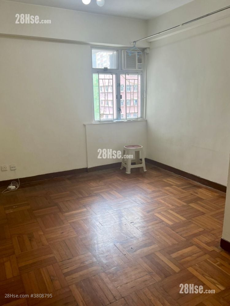 Kwai Sing Centre Sell 2 Bedrooms , 1 Bathroom 383 ft²