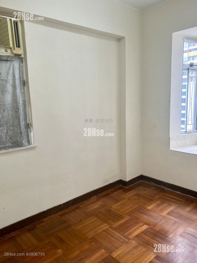 Kwai Sing Centre Sell 2 Bedrooms , 1 Bathroom 383 ft²