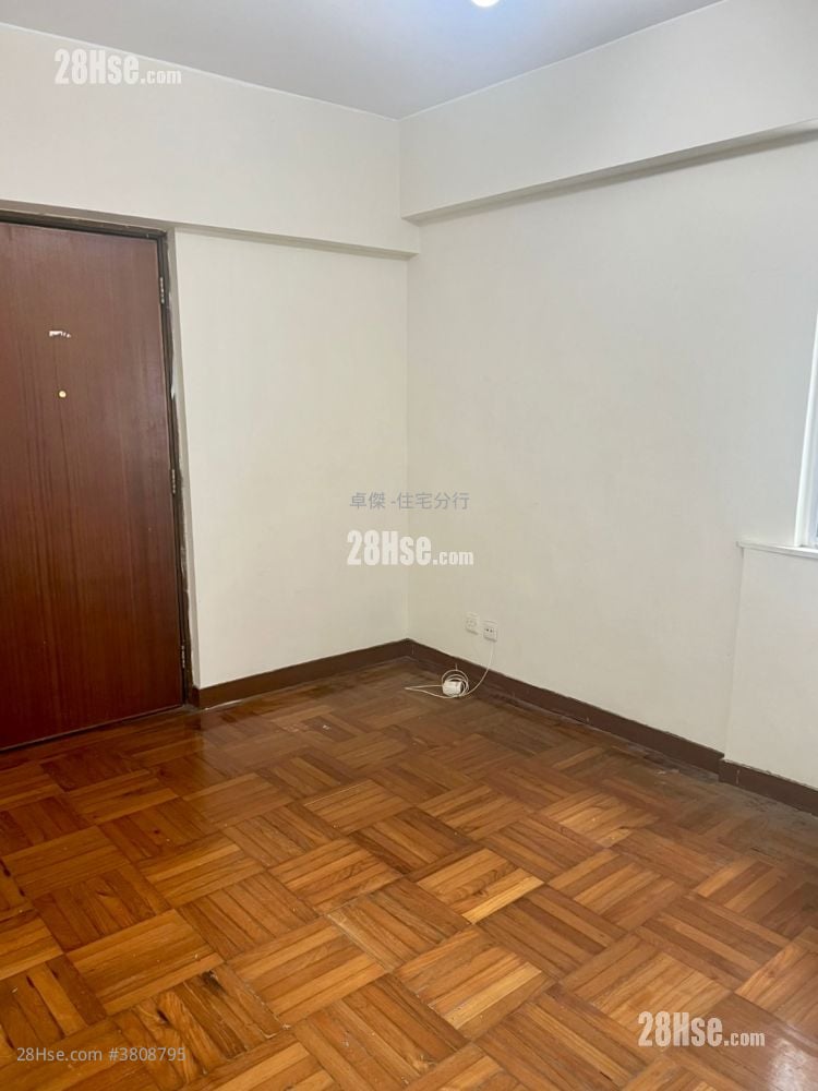 Kwai Sing Centre Sell 2 Bedrooms , 1 Bathroom 383 ft²