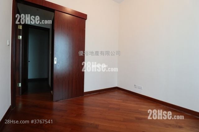 The Avenue Rental 2 Bedrooms , 1 Bathroom 530 ft²