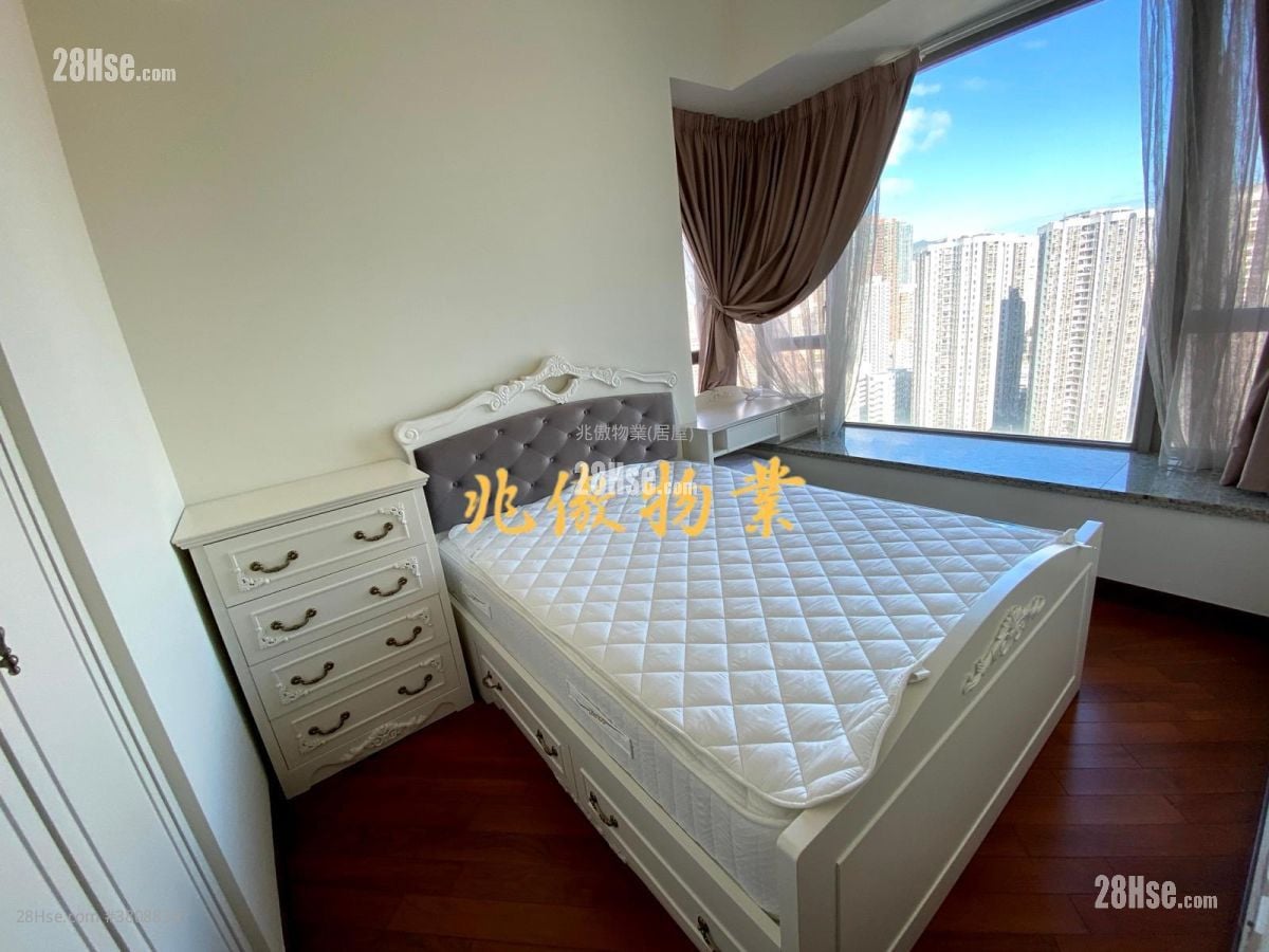 The Coronation Rental 2 Bedrooms , 1 Bathroom 601 ft²