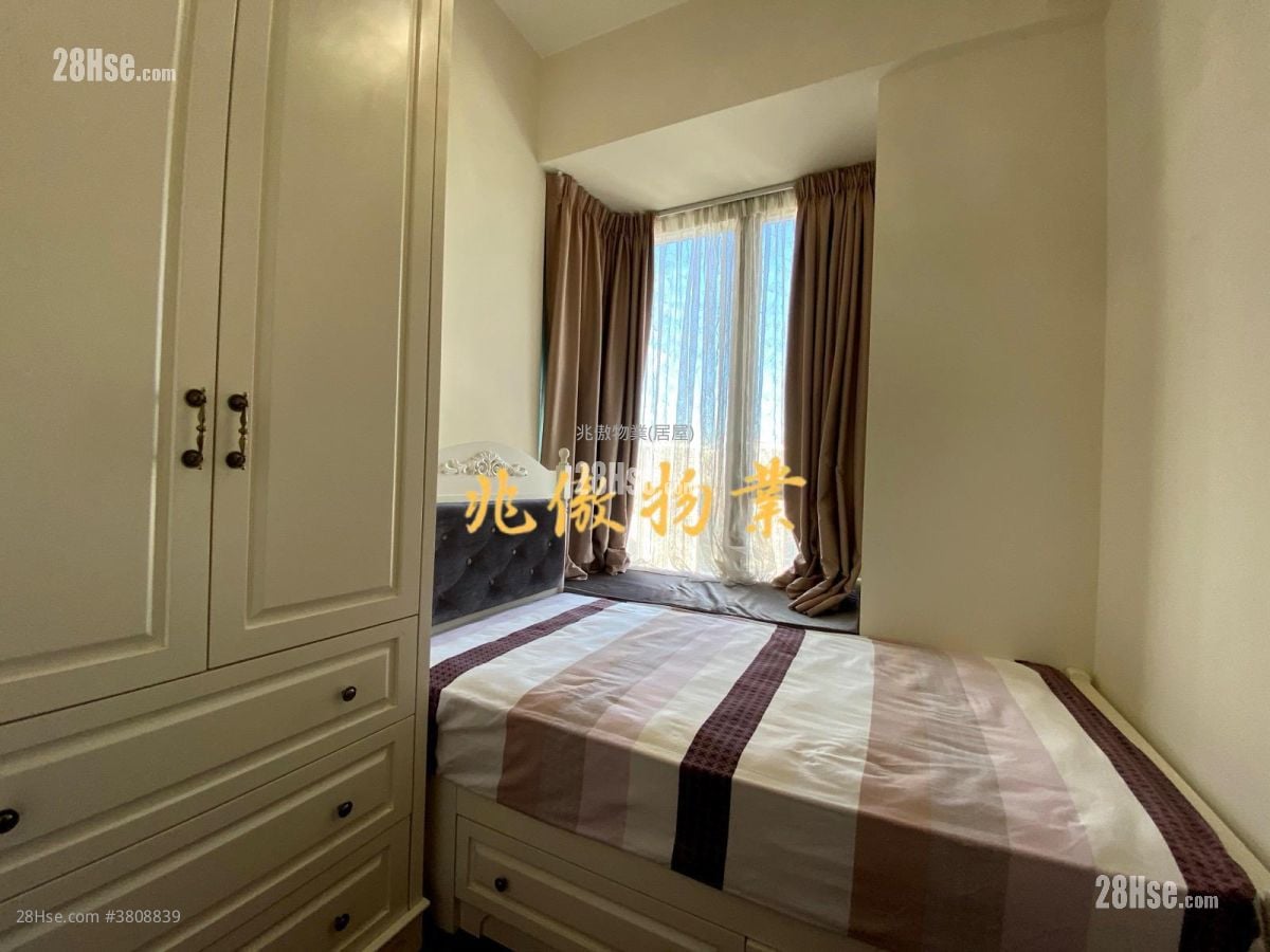 The Coronation Rental 2 Bedrooms , 1 Bathroom 601 ft²