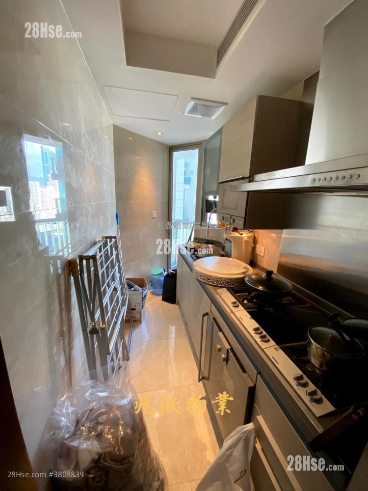 The Coronation Rental 2 Bedrooms , 1 Bathroom 601 ft²