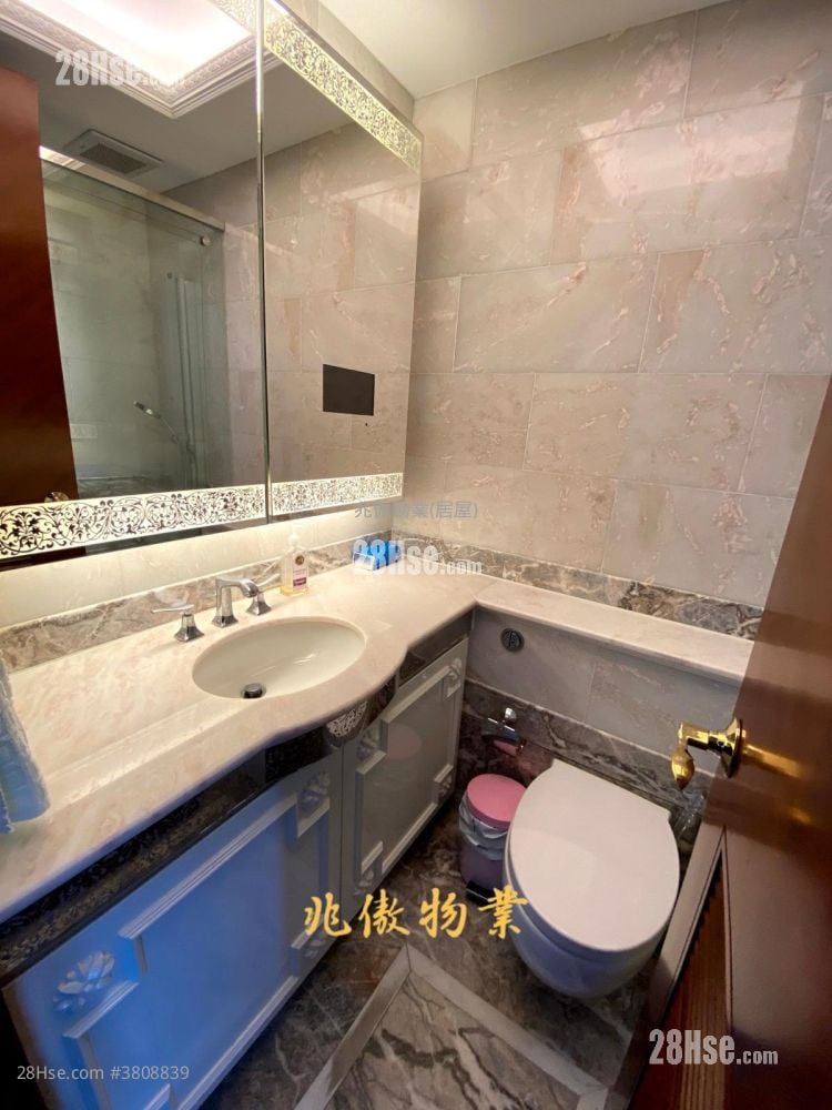 The Coronation Rental 2 Bedrooms , 1 Bathroom 601 ft²