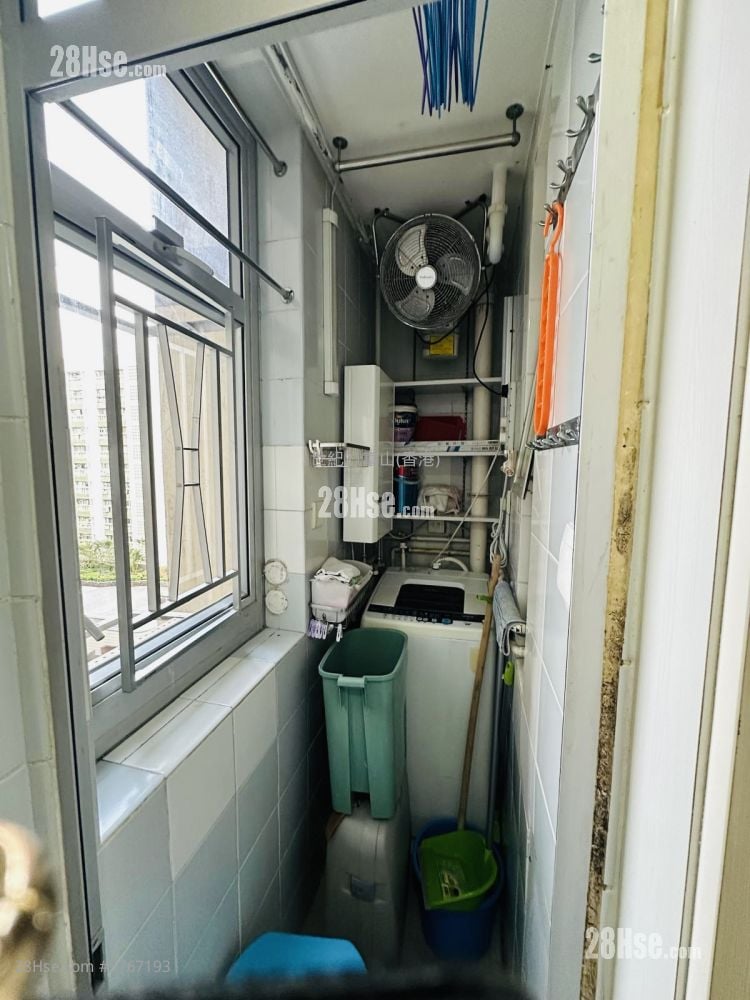 Tak Keung Court Sell 3 Bedrooms , 1 Bathroom 574 ft²