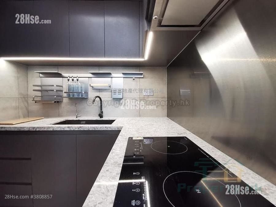 半岛豪庭 售盘 1,043 平方尺