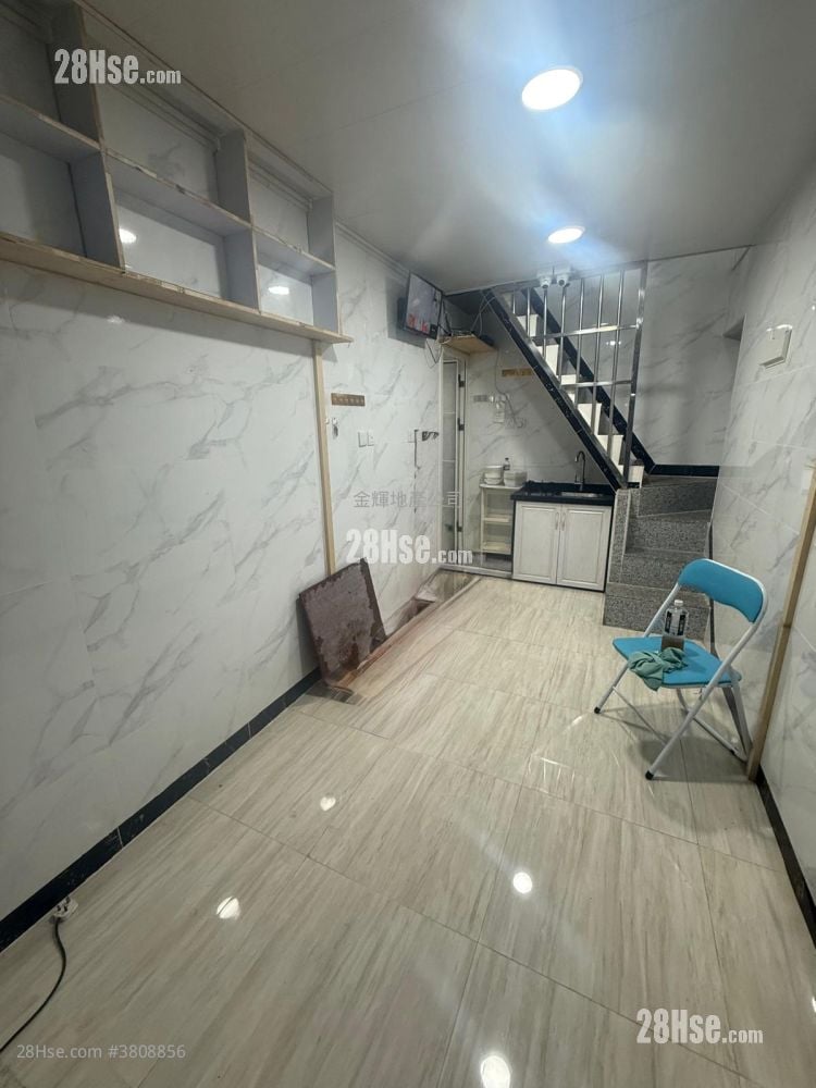 Lucky Building Rental 1 Toilet 150 ft²