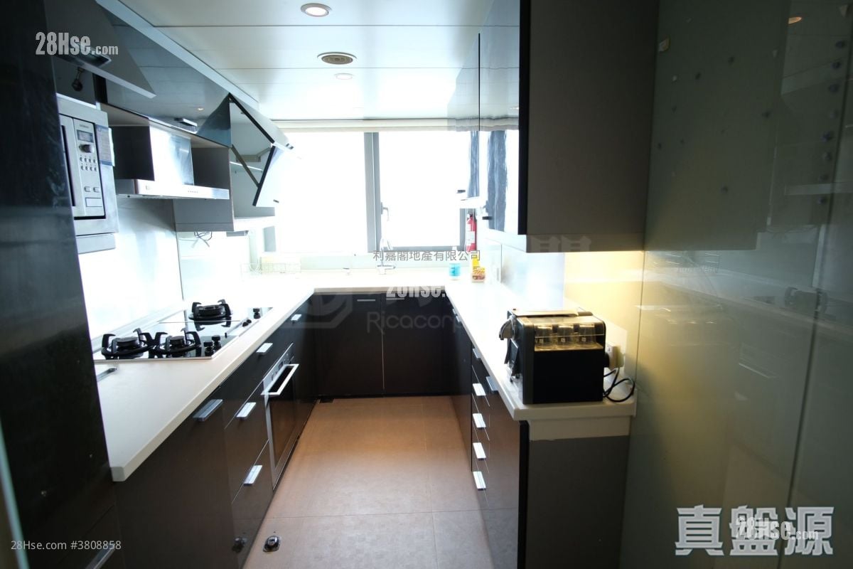 君临天下 租盘 2 浴室 1,061 平方尺