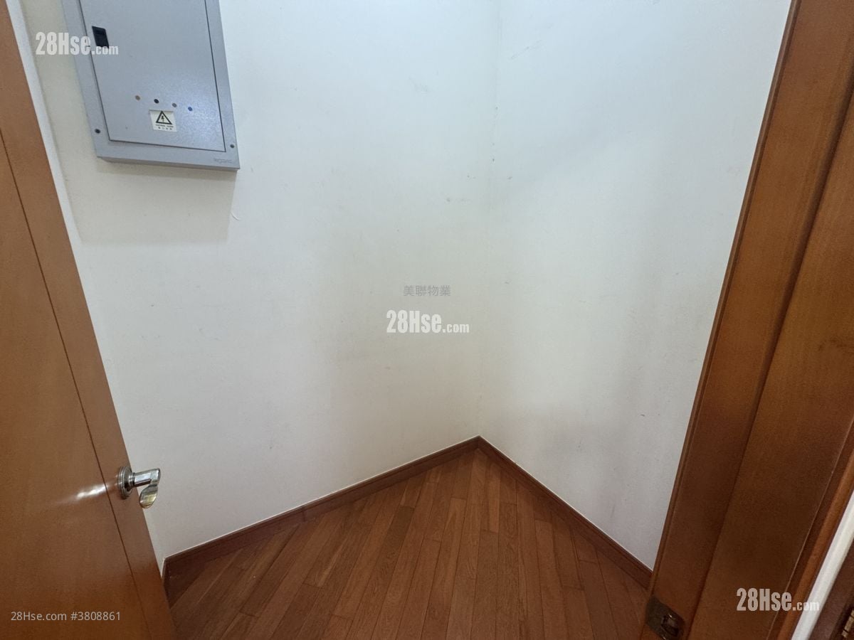 御凯 售盘 3 房 , 2 浴室 728 平方尺