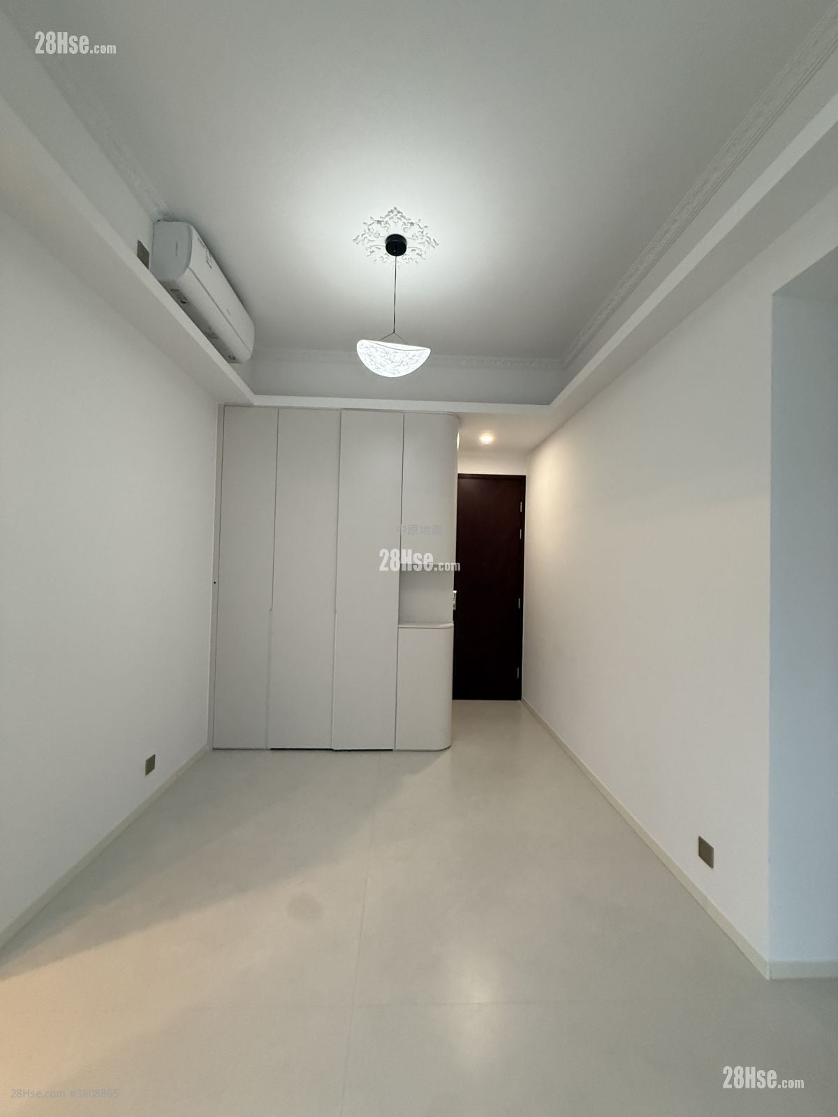 One Silversea Rental 3 Bedrooms , 2 Bathrooms 665 ft²