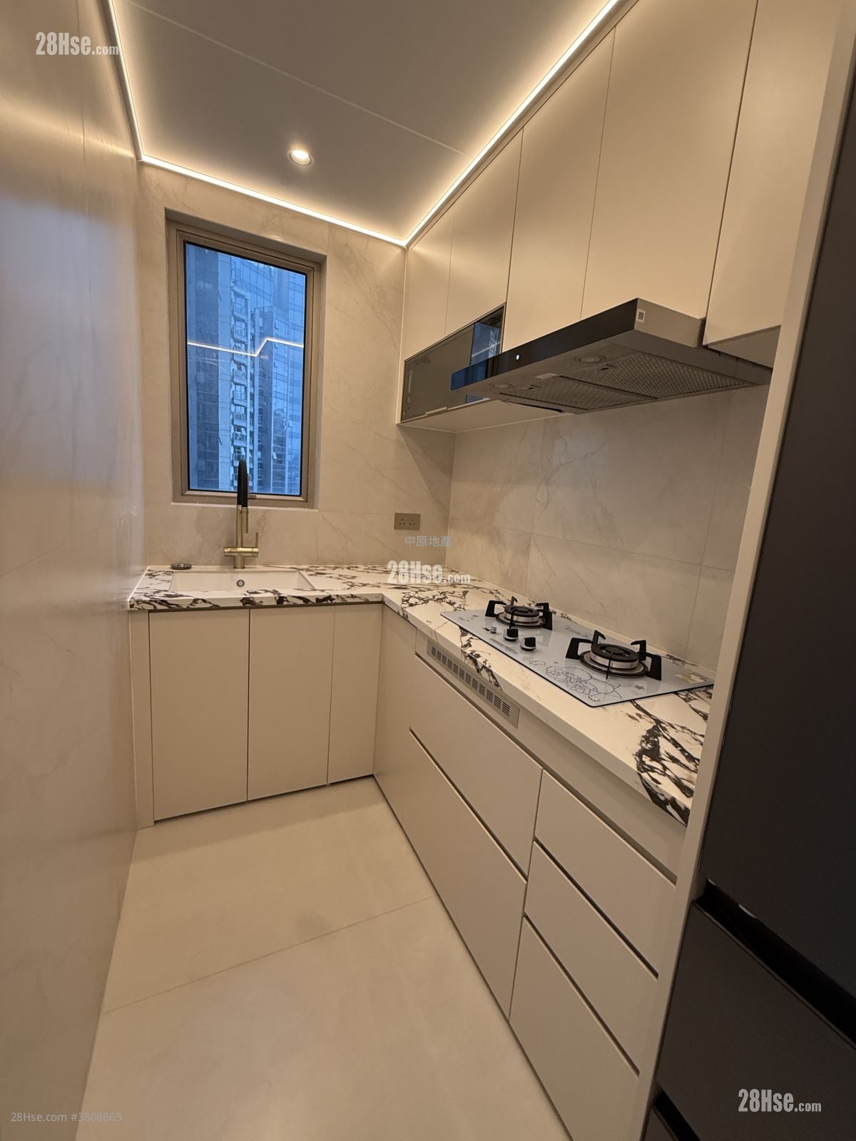 One Silversea Rental 3 Bedrooms , 2 Bathrooms 665 ft²