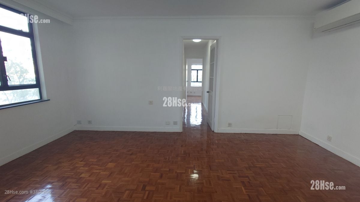 Heng Fa Chuen Sell 3 Bedrooms , 2 Bathrooms 722 ft²