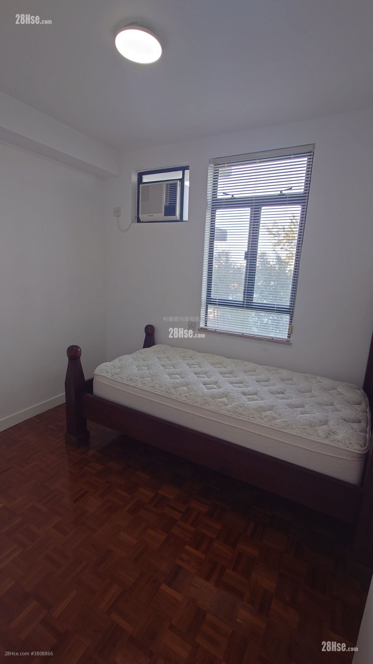 Heng Fa Chuen Sell 3 Bedrooms , 2 Bathrooms 722 ft²