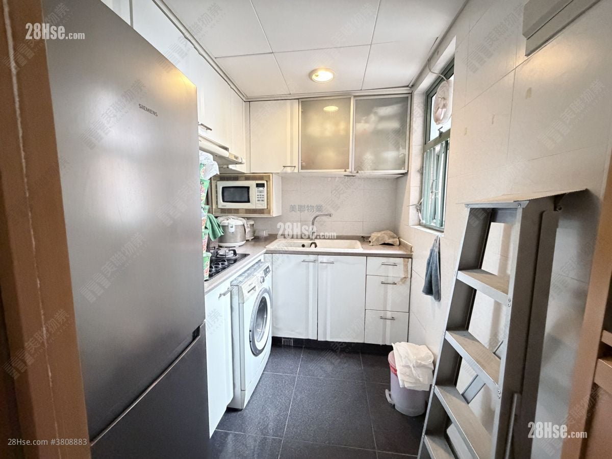 Oceania Heights Sell 3 Bedrooms , 1 Bathroom 586 ft²