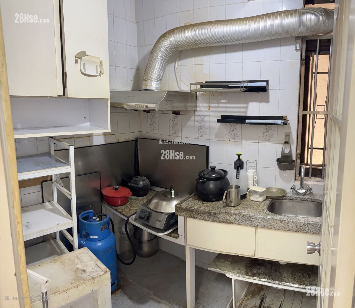 Fung Wong Chuen Building Sell 2 Bedrooms 384 ft²