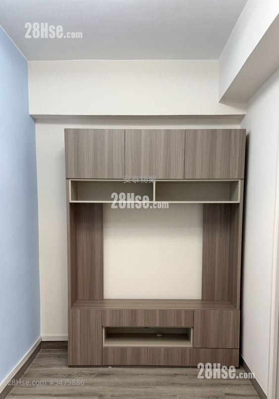 Fuk Wo Mansion Sell 1 Bedroom , 1 Bathroom 240 ft²