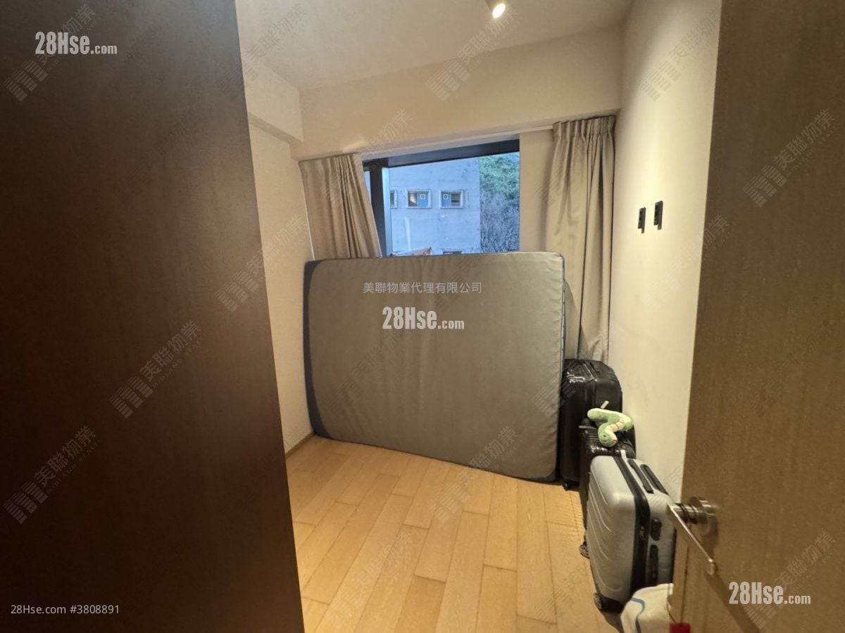 Island Garden Rental 3 Bedrooms , 2 Bathrooms 845 ft²