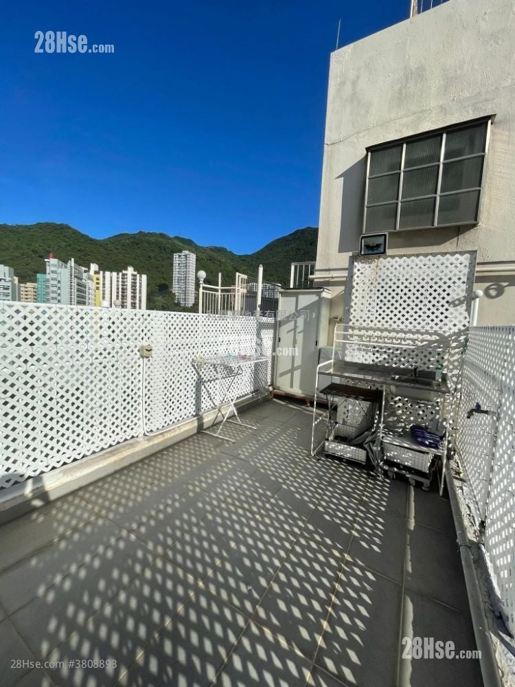 天台: 嘉輝花園 售盤 1 房 , 1 浴室 198 平方呎