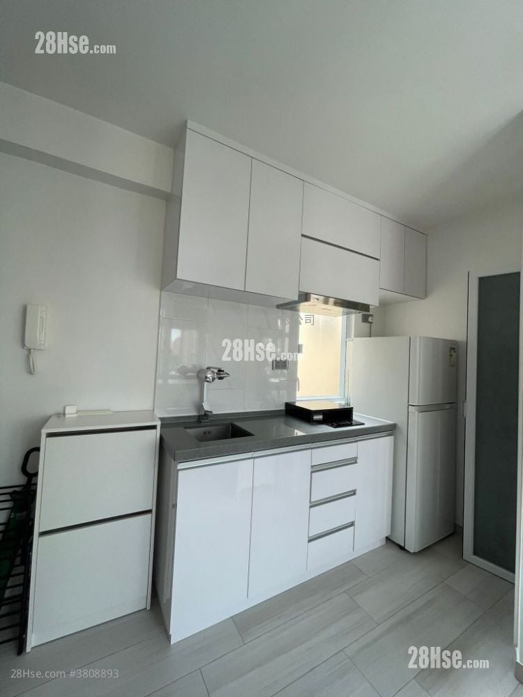 廚房: 嘉輝花園 售盤 1 房 , 1 浴室 198 平方呎