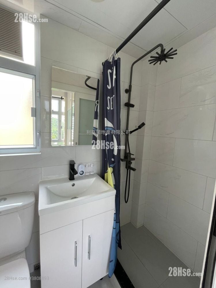 浴室: 嘉輝花園 售盤 1 房 , 1 浴室 198 平方呎