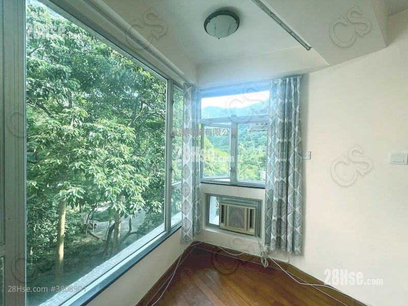 Mount Parker Lodge Sell 4 Bedrooms , 2 Bathrooms 872 ft²