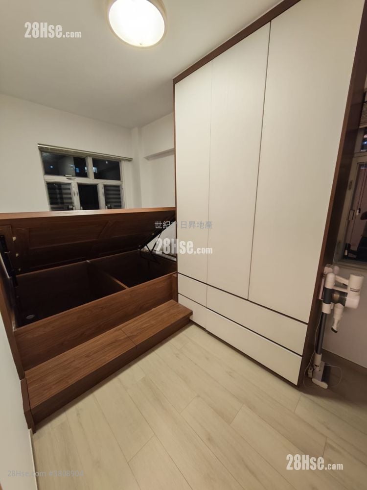 Kanfield Mansion Sell 2 Bedrooms , 1 Bathroom 410 ft²