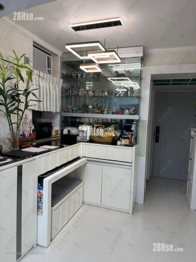 Mountain Shore Sell 2 Bedrooms 482 ft²