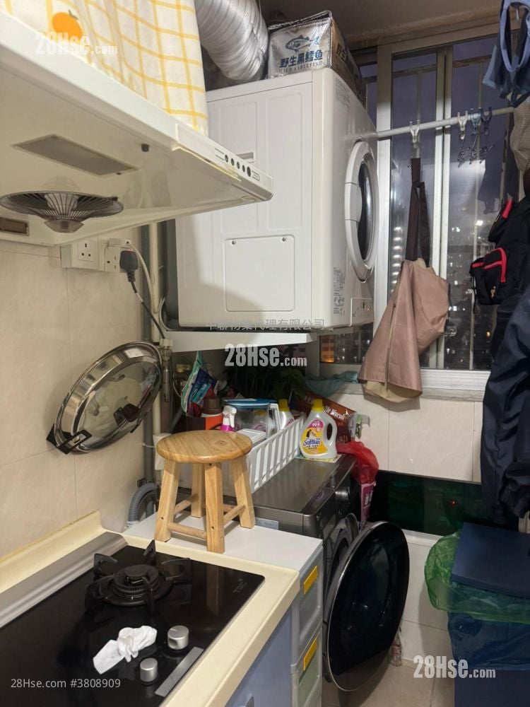 Yiu On Estate Sell 2 Bedrooms , 1 Bathroom 375 ft²