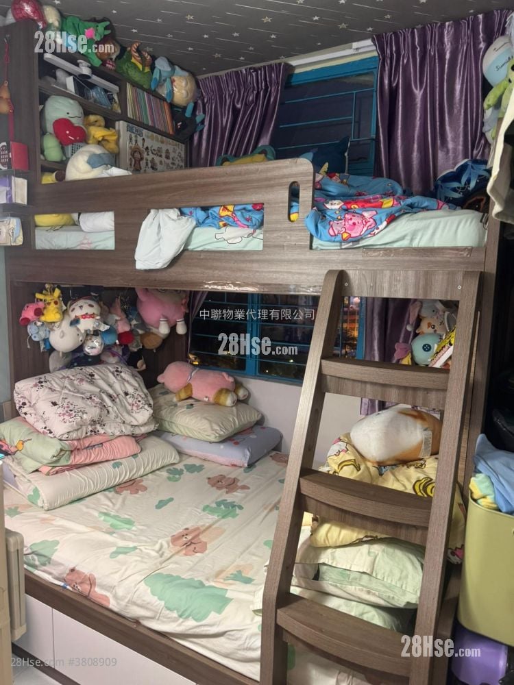 Yiu On Estate Sell 2 Bedrooms , 1 Bathroom 375 ft²