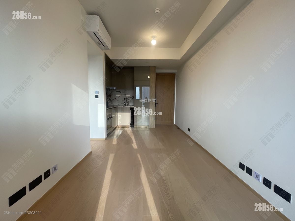 高临 租盘 2 房 , 1 浴室 423 平方尺