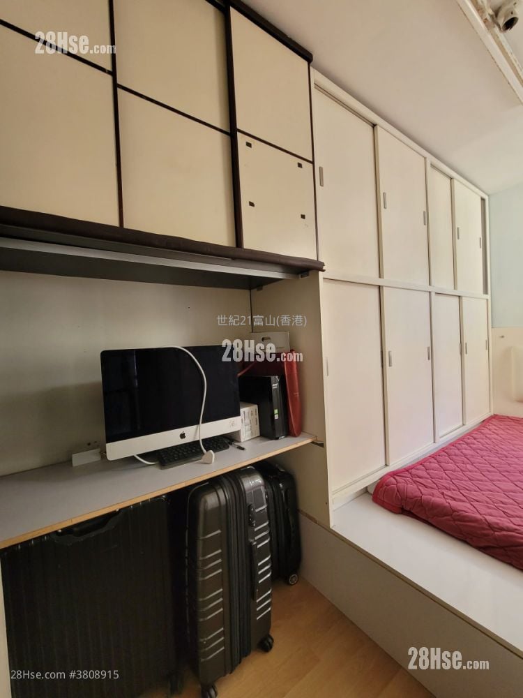 Ying Fuk Court Sell 1 Bedroom , 1 Bathroom 559 ft²