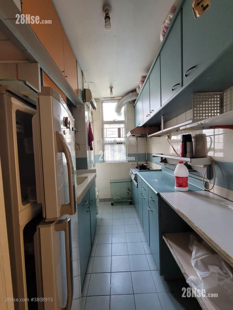 Ying Fuk Court Sell 1 Bedroom , 1 Bathroom 559 ft²