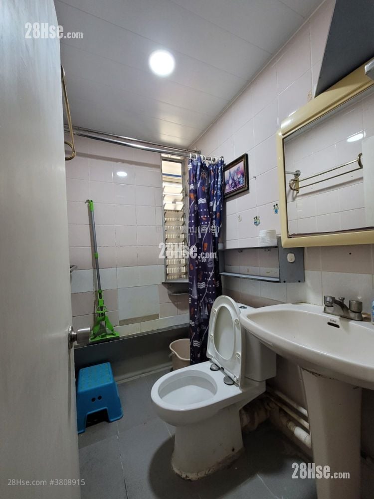 Ying Fuk Court Sell 1 Bedroom , 1 Bathroom 559 ft²
