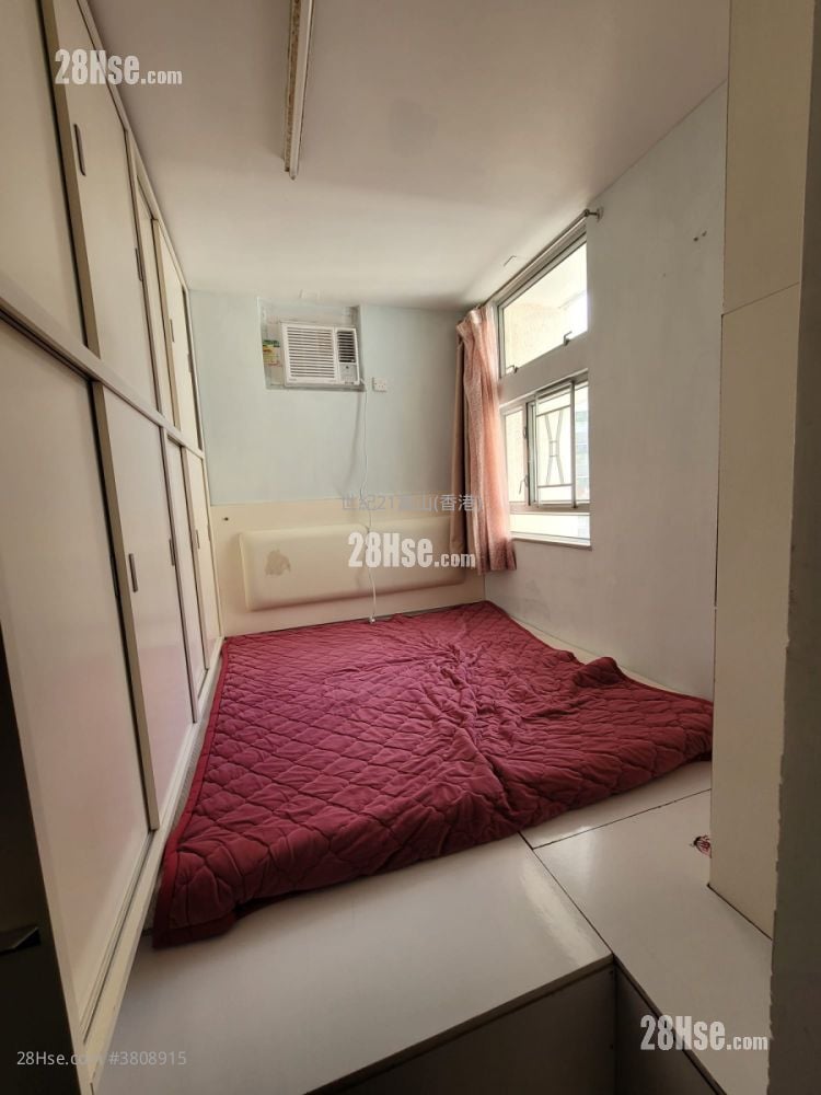 Ying Fuk Court Sell 1 Bedroom , 1 Bathroom 559 ft²
