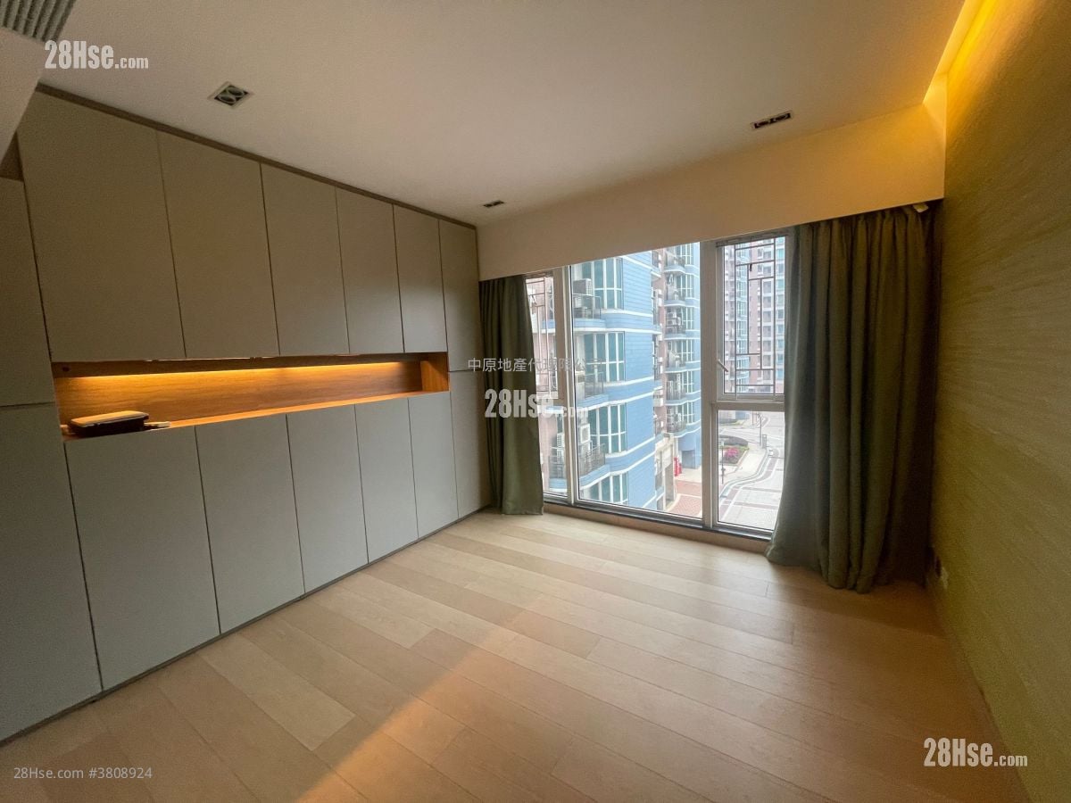 Symphony Bay Sell 3 Bedrooms , 2 Bathrooms 1,096 ft²